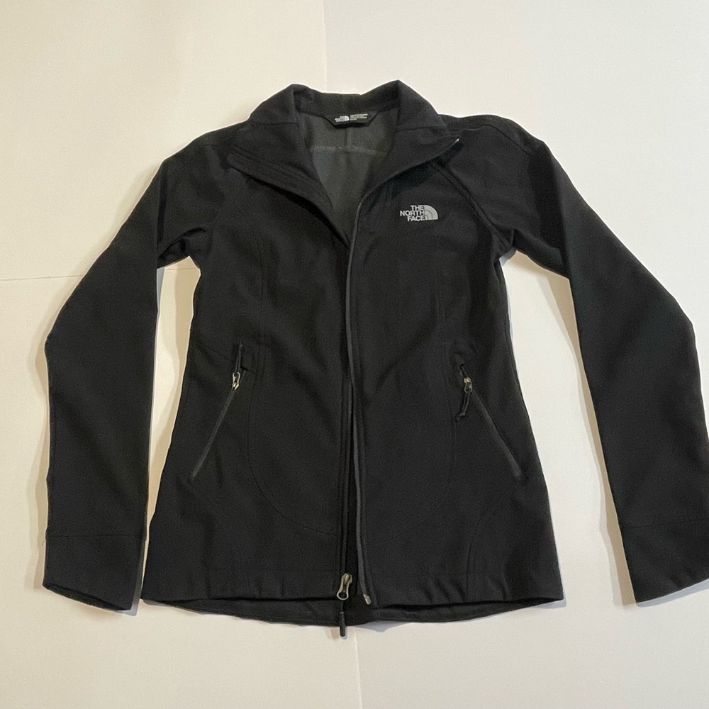 The North Face Windwall Women's Black jacket